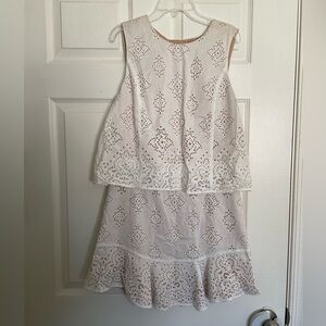 BCBG MAXAZRIA Elegant White Eyelet Women’s Dress size 6 NEW with Tags